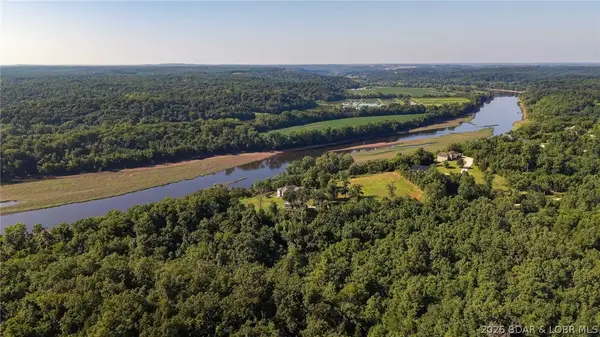 16 Bluff Drive, Eldon, MO 65026