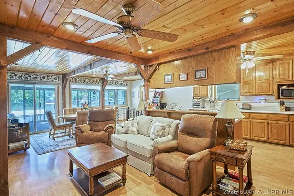 1425 Lick Creek Road, Edwards, MO 65326