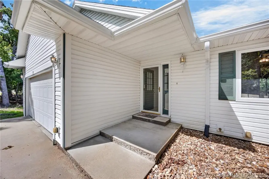 546 Kays Point Road, Village Of Four Seasons, MO 65049 - #2