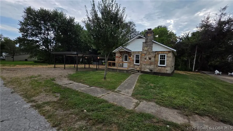 203 S Hunter St, Versailles, MO 65084 - #2