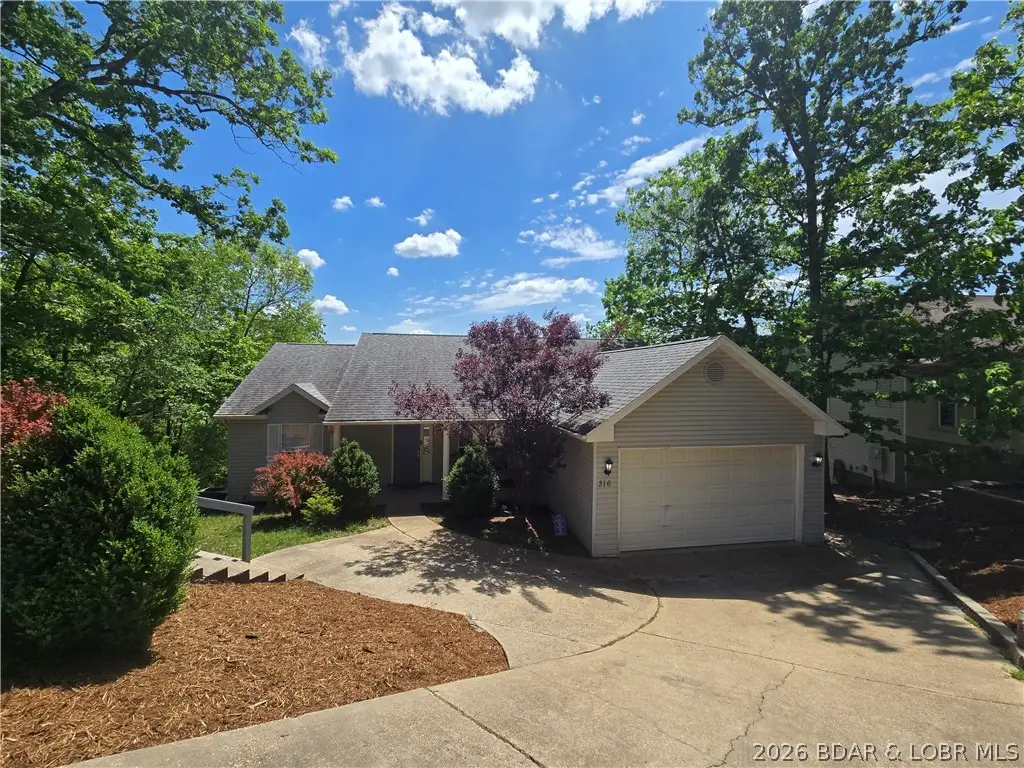 316 Albany Drive, Village Of Four Seasons, MO 65049 - #1