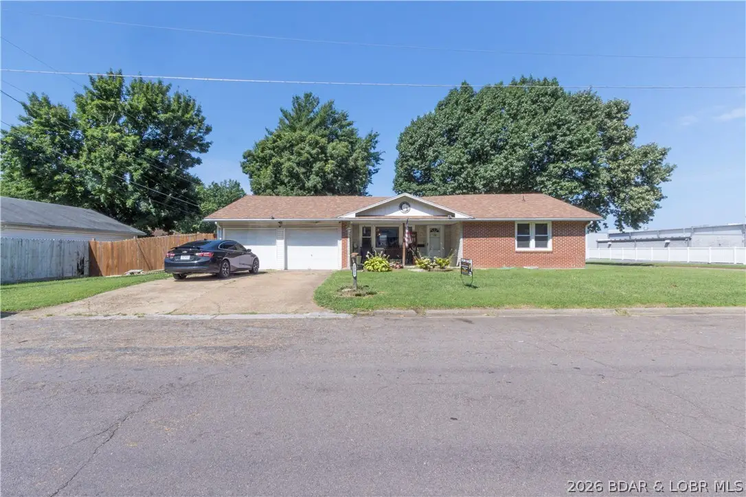 1002 Herold Avenue, Sedalia, MO 65301 - #1