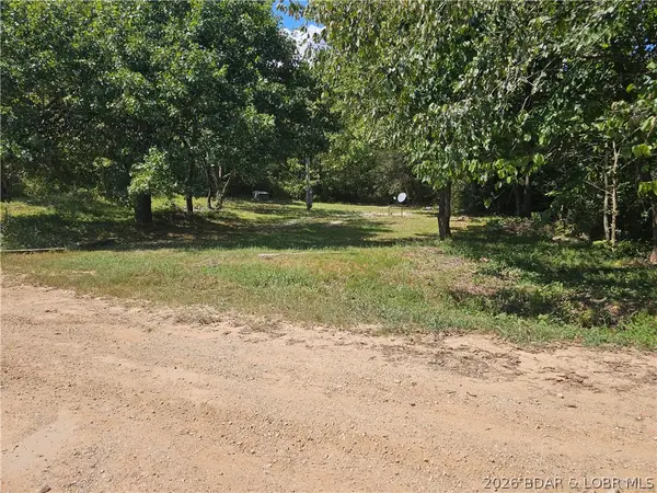 585 West Lakeview Drive, Eldon, MO 65026