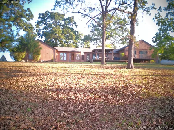 1814 Sagrada Road, Edwards, MO 65326