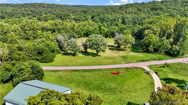 25098-R J Highway, Versailles, MO 65084