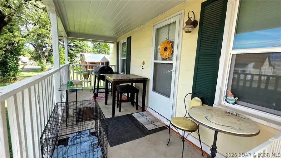 410 S Oak St, Versailles, MO 65084 - #2
