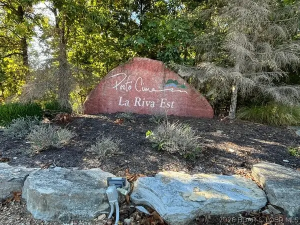 1371A Via Del Lago Drive, Sunrise Beach, MO 65079