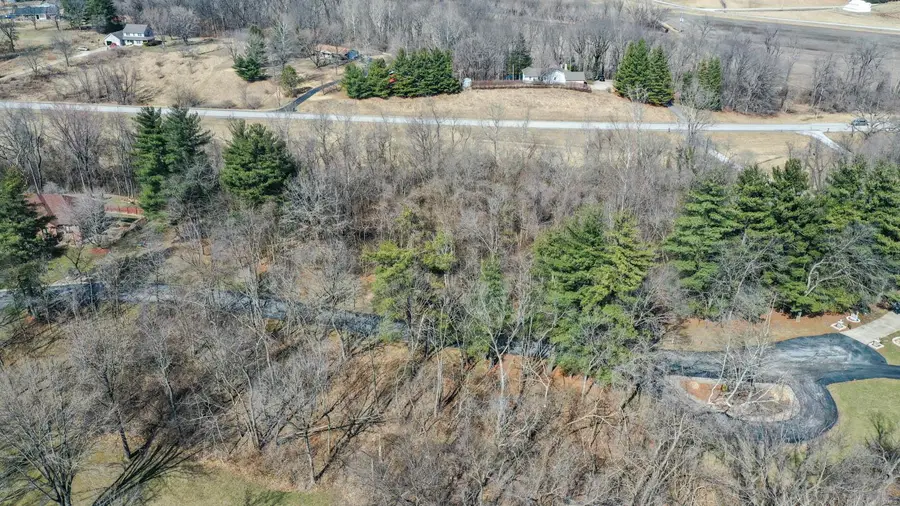 85 Foxwood Circle, Alton, IL 62002 - Image #2