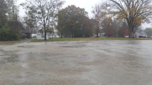 2004 2nd Street N, Fayetteville, IL 62258