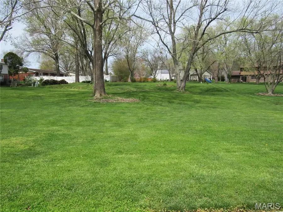 1900 Cheyenne Drive, Godfrey, IL 62035 - Image #2