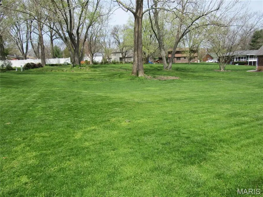 1900 Cheyenne Drive, Godfrey, IL 62035 - Image #3