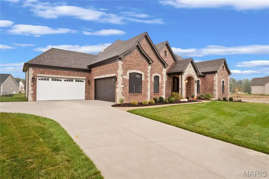 744 Silver Buck Lane, Chesterfield, MO 63005 - Image #2