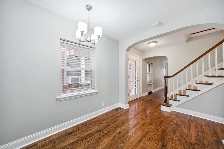 5435 Rhodes Avenue, Saint Louis, MO 63109 - Image #2