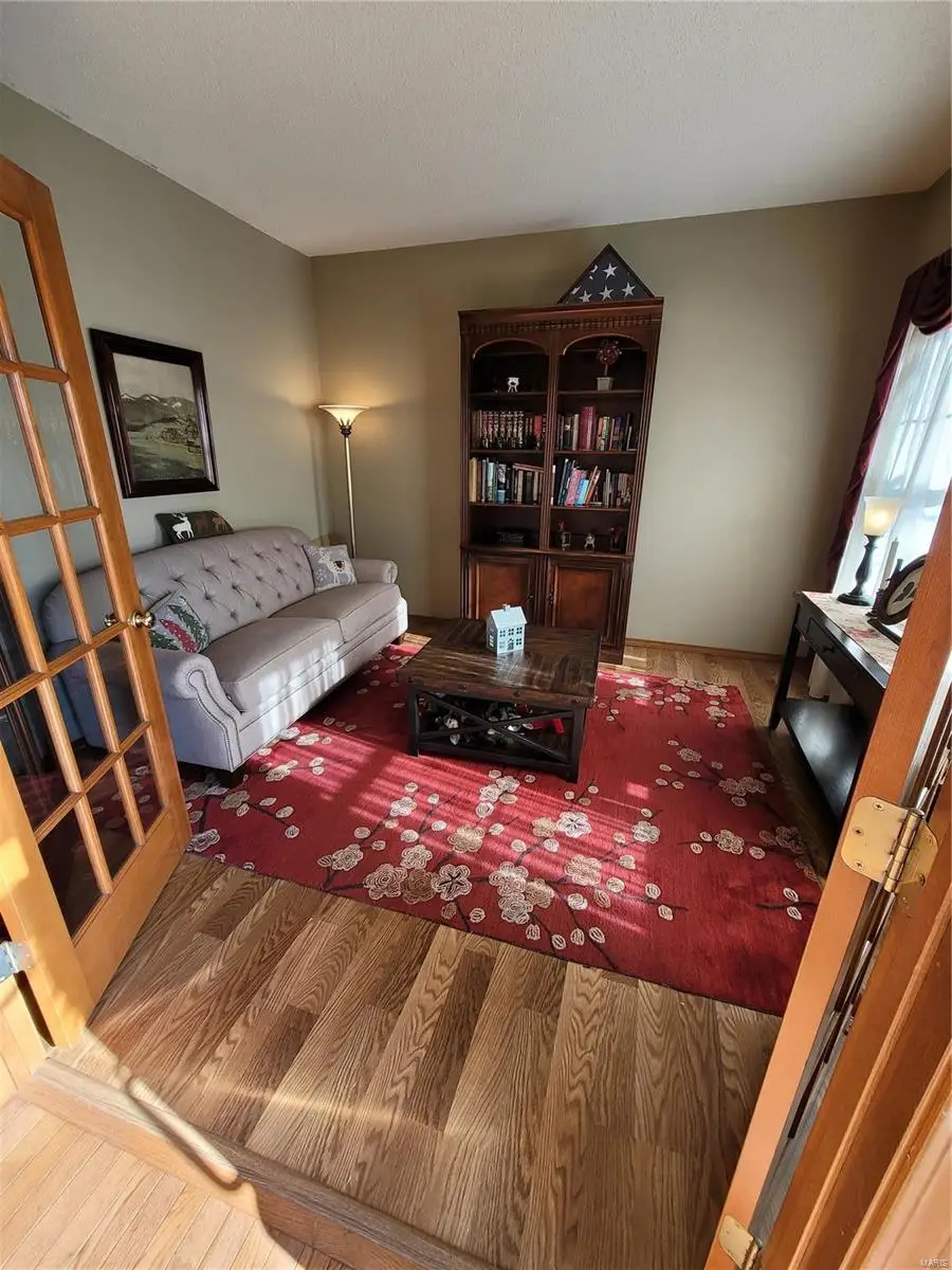 919 Auburn Court, Fairview Heights, IL 62208 - #3