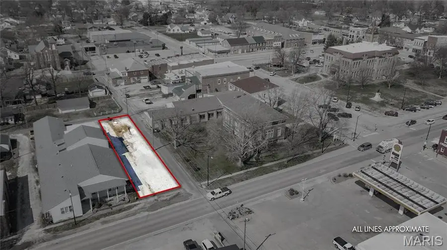 419 S Fifth St, Carrollton, IL 62016 - Image #2