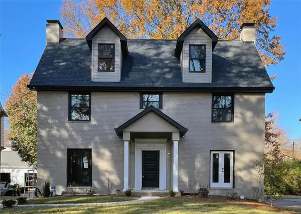 7053 Westmoreland Drive, St Louis, MO 63130