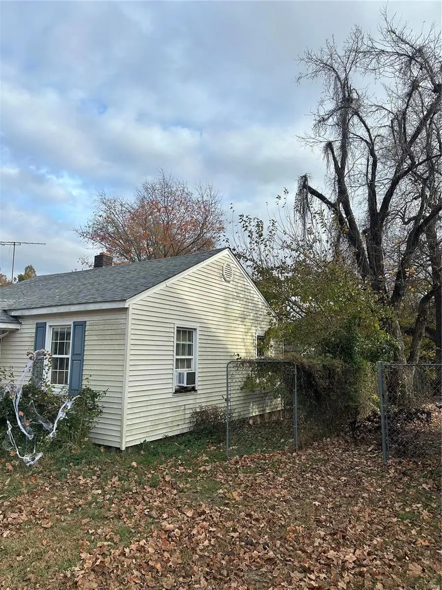 321 Benton Street, Sikeston, MO 63801 - Image #2