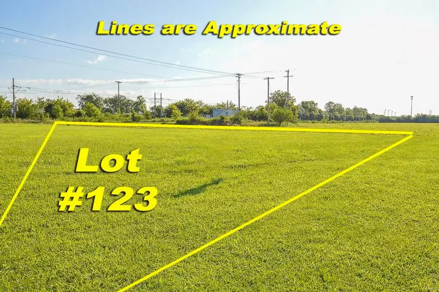 3300 Berwin Green Drive, Belleville, IL 62220 - Image #2