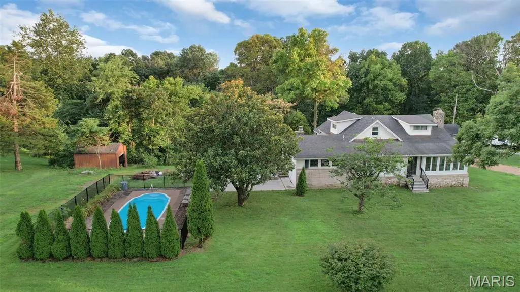 17125 Old Jamestown Road, Florissant, MO 63034 - Image #1