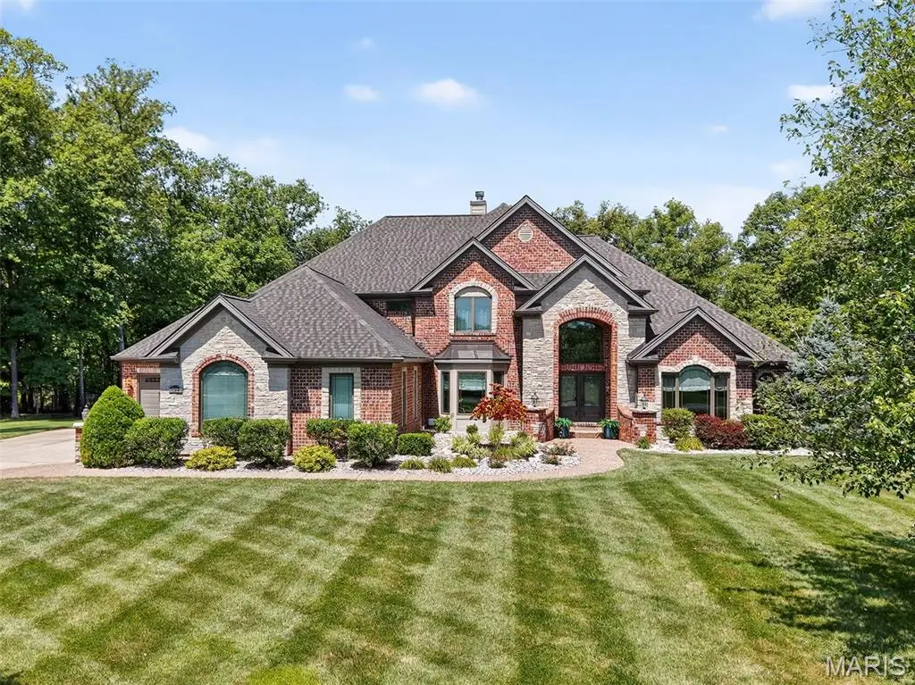 725 Crown Pointe Farms, Defiance, MO 63341 - Image #1