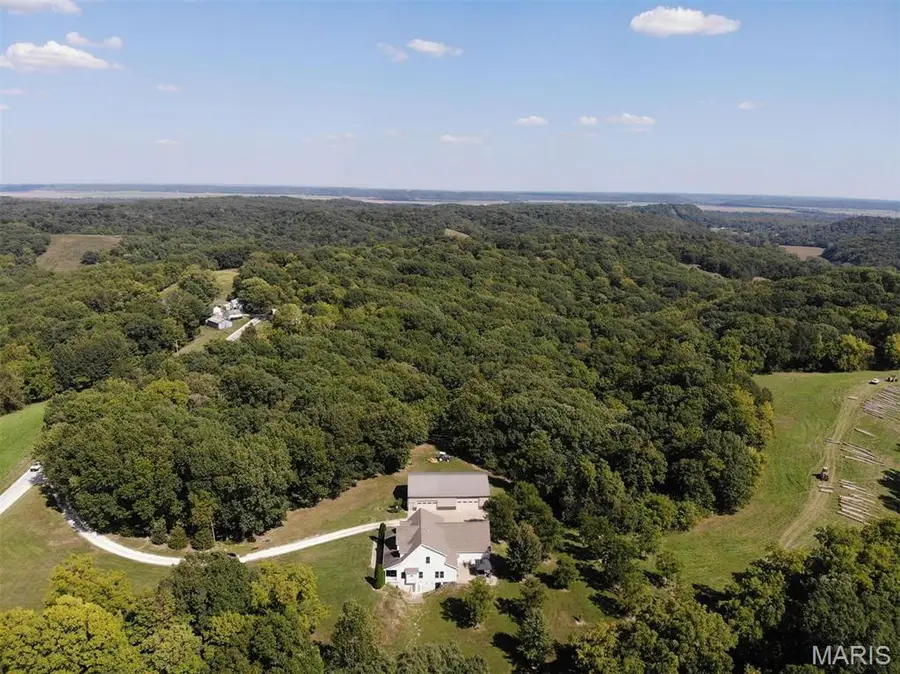 2367 Degerlia Hollow, Hardin, IL 62047 - Image #2