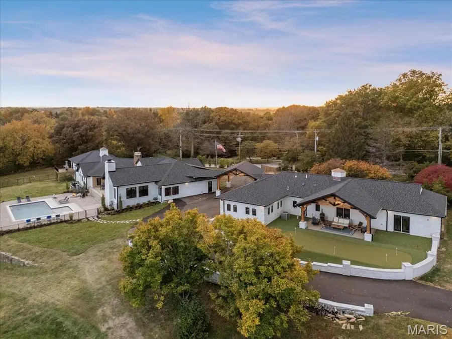 1824 Topping Road, Saint Louis, MO 63131 - Image #2