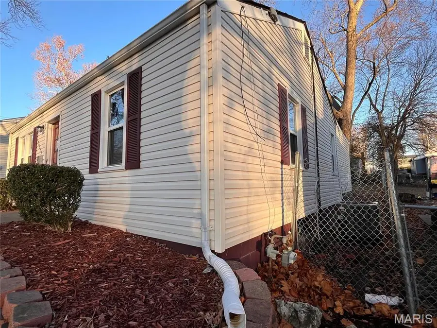 3222 W Tennyson Avenue, Saint Louis, MO 63114 - Image #3