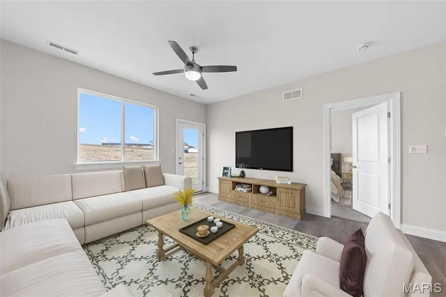 887 Walter Way, Washington, MO 63090 - Image #3