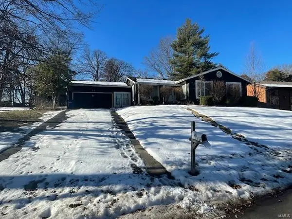 11 Marche Drive, Lake St Louis, MO 63367