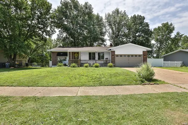 4478 Rhine Dr, Florissant, MO 63033