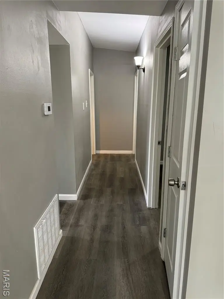 805 Derhake Road, Florissant, MO 63033 - Image #3