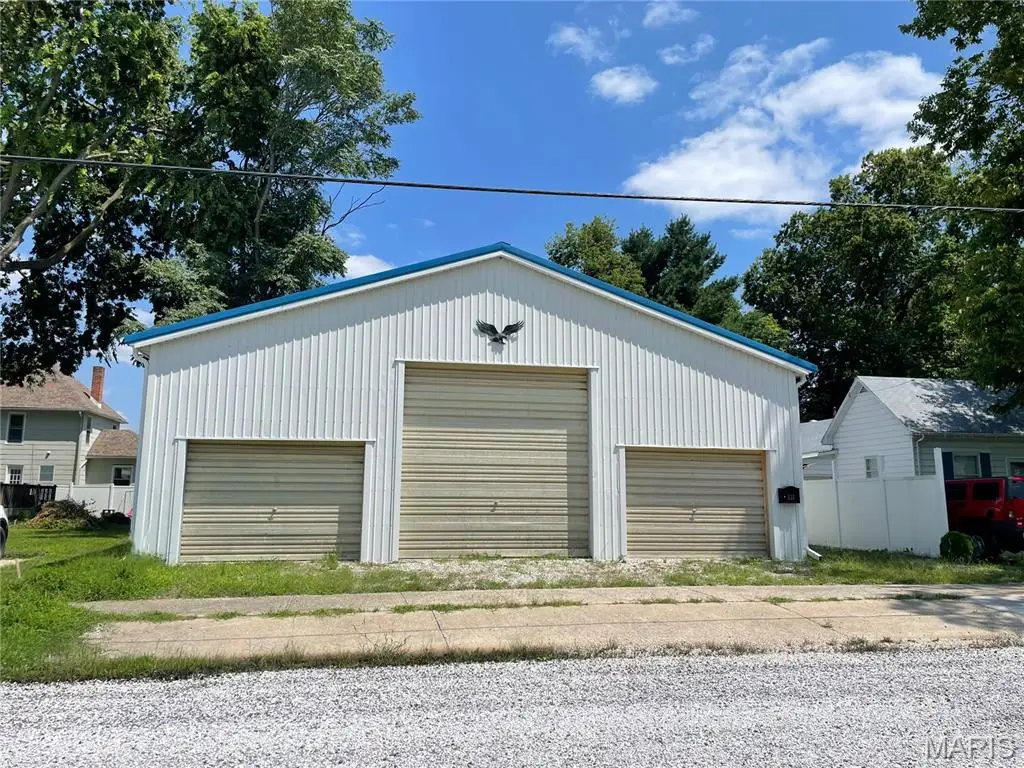 620 N Chestnut Street, Litchfield, IL 62056 - Image #1
