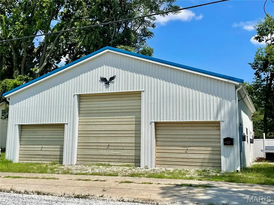 620 N Chestnut Street, Litchfield, IL 62056 - Image #2