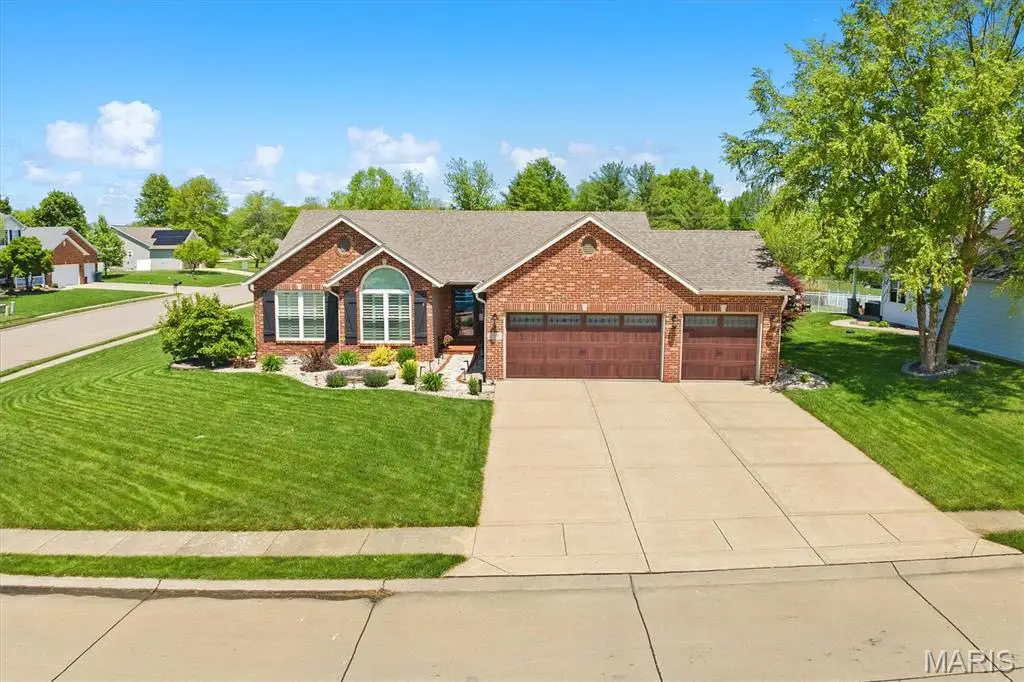 2016 Richview Drive, Saint Jacob, IL 62281 - Image #1