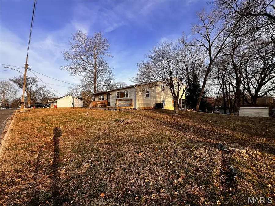 1505 Shelley Drive, Vandalia, IL 62471 - Image #3