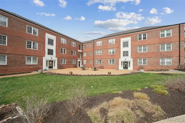 921 S Hanley Road #F, Clayton, MO 63105