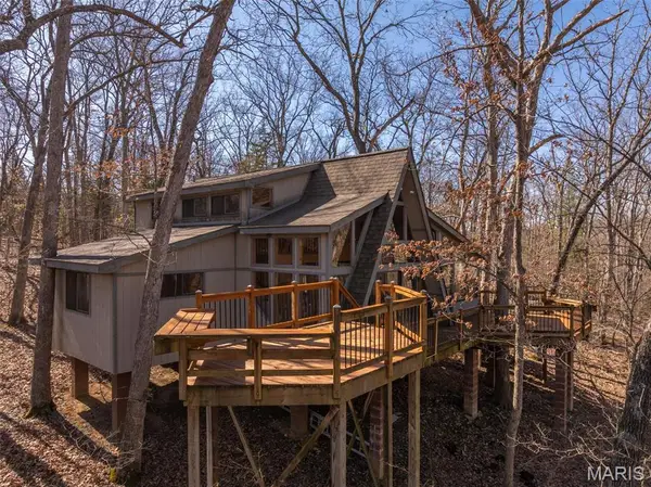 2442 Linden Point Drive, Innsbrook, MO 63390