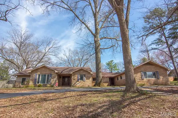 1014 N Henderson Avenue, Cape Girardeau, MO 63701