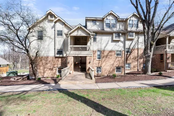 2224 Canyonlands Drive #C, Maryland Heights, MO 63043