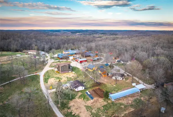 5019 Wayne 380, Patterson, MO 63956