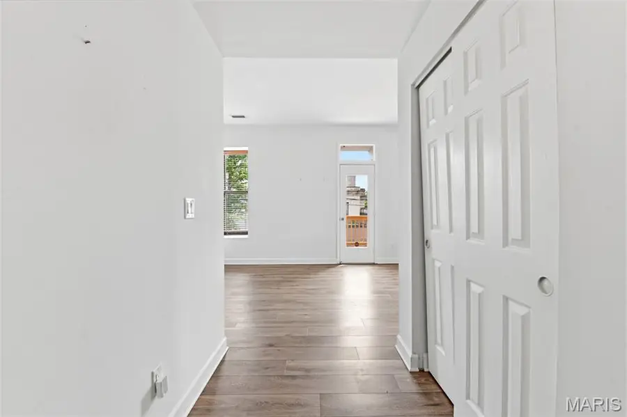 422 Lake Avenue #5, Saint Louis, MO 63108 - #2