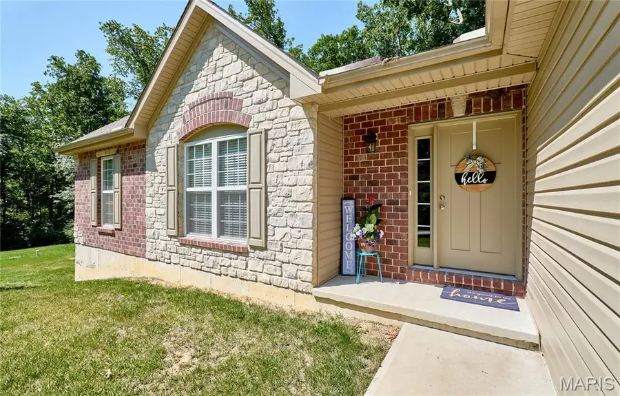 440 Winchester Way, Winfield, MO 63389 - Image #2