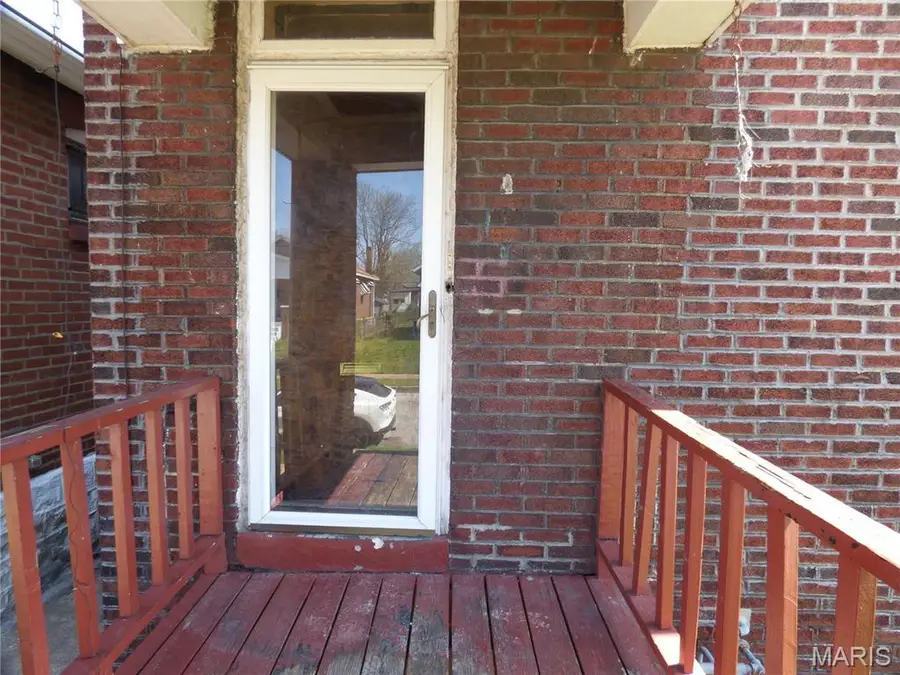 5086 Arlington Avenue, Saint Louis, MO 63120 - Image #2