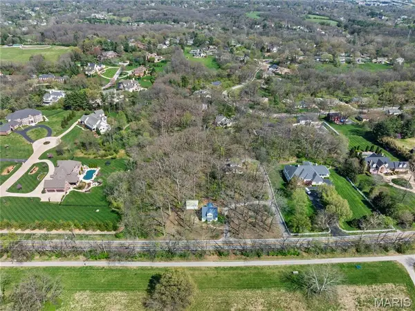 1536 S Mason Road, St Louis, MO 63131