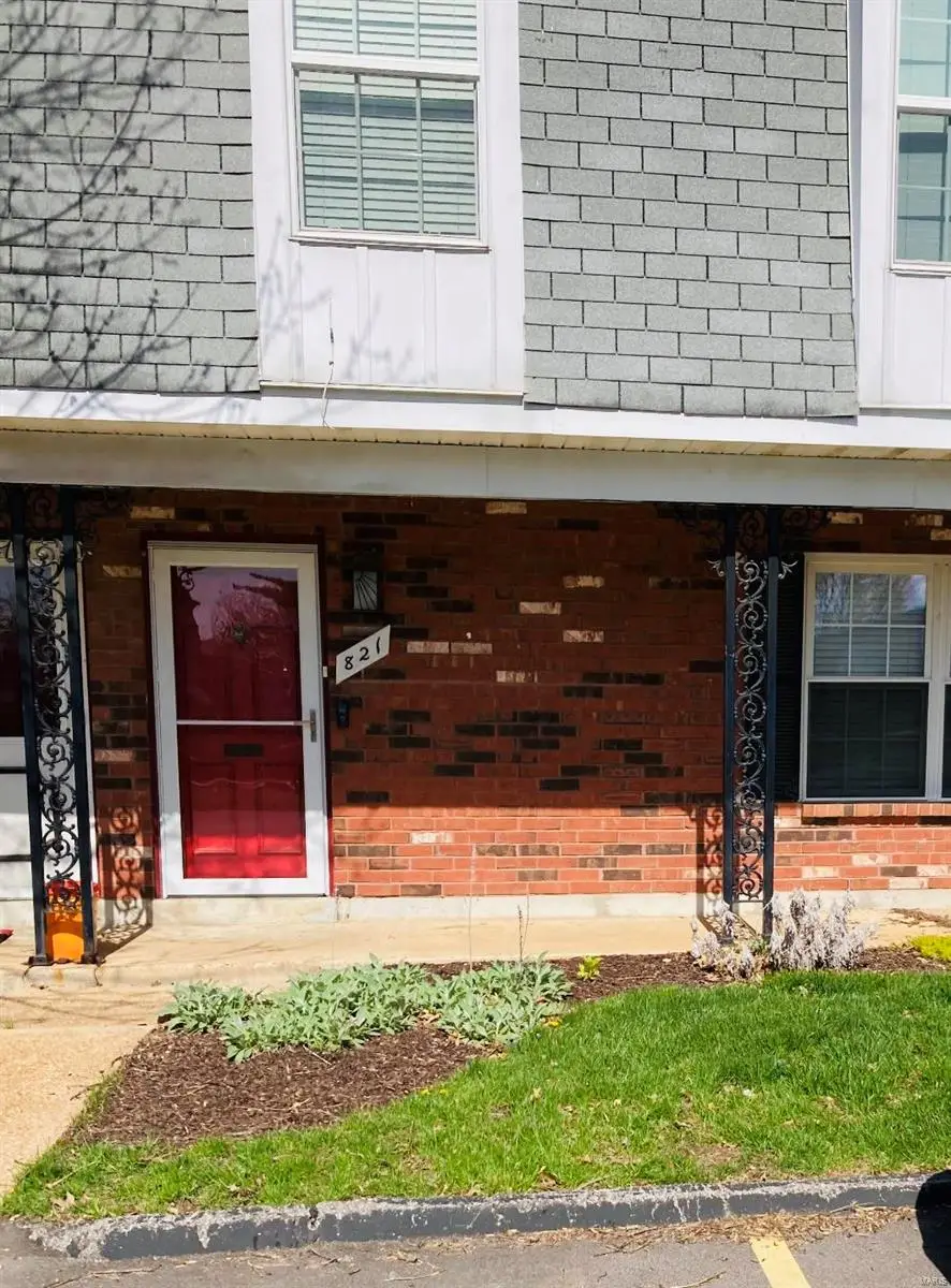 821 Dumont Place, Saint Louis, MO 63125 - Image #1