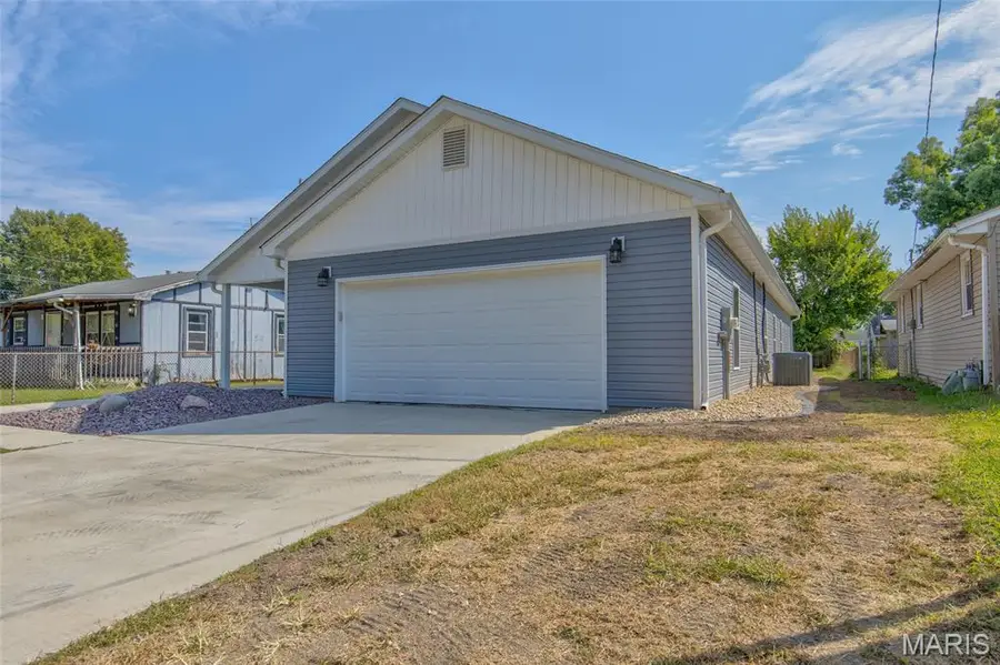 731 Dugger Street, Bethalto, IL 62010 - Image #3