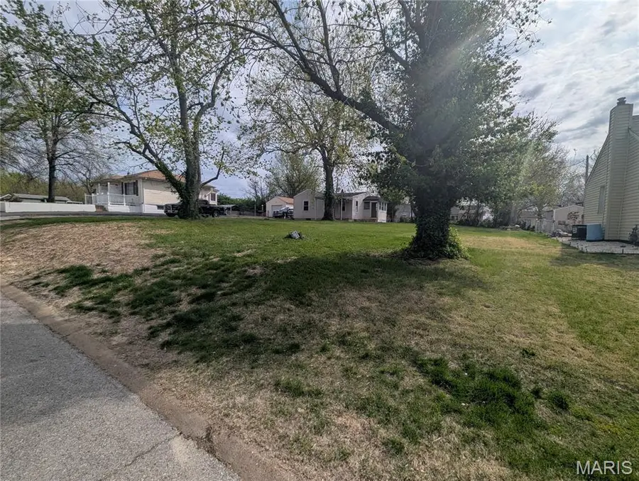 310 Ames Place, Saint Louis, MO 63135 - Image #2