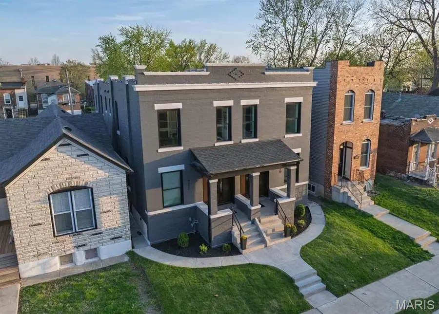 4322 Swan Avenue, Saint Louis, MO 63110 - Image #2