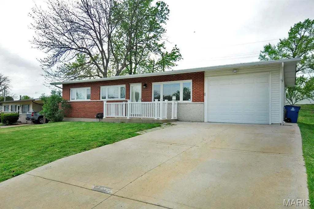 2959 Annunciation Drive, Saint Louis, MO 63125 - #1