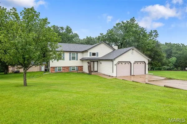 26198 Woodridge Drive, Warrenton, MO 63383